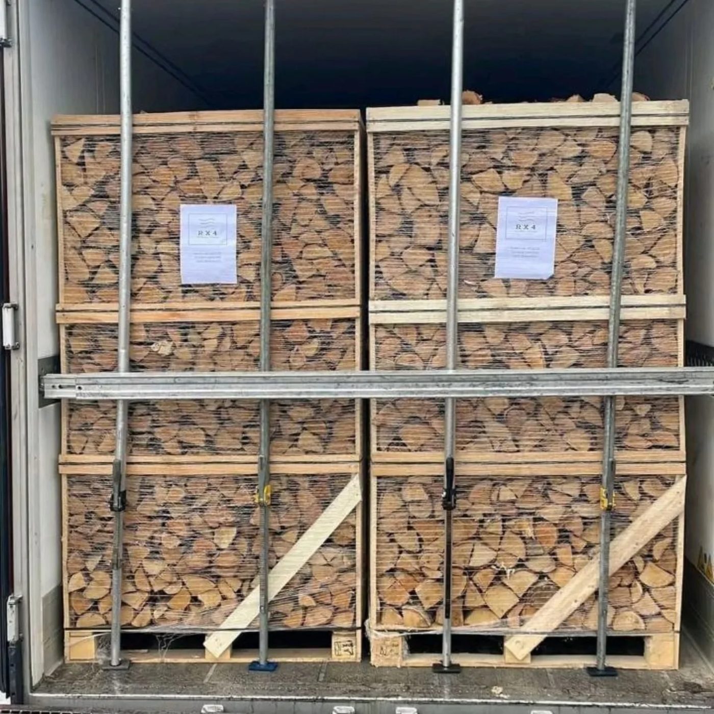 Kiln-dried firewood species selection loaded for EU truck delivery